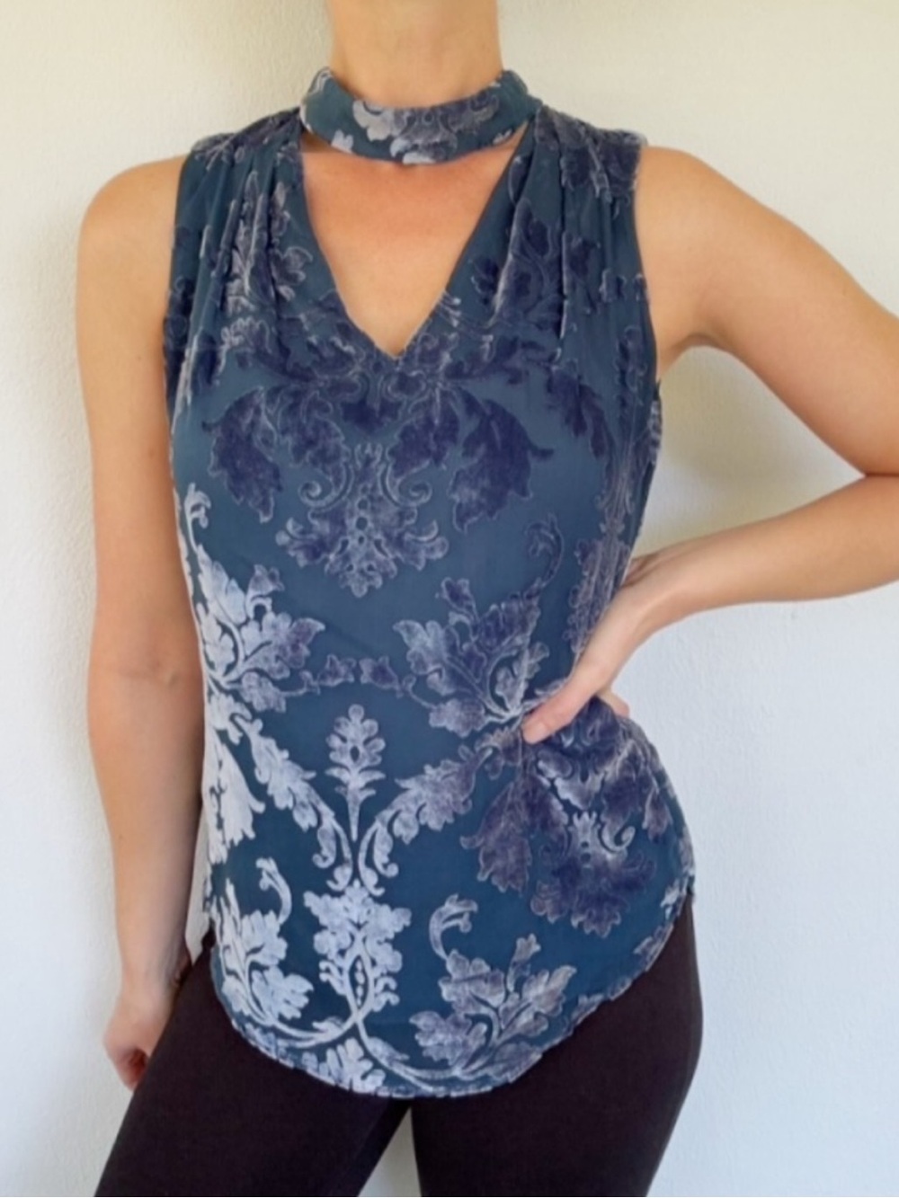 White House Black Market teal blue velvet sheer cut out choker blouse size 0